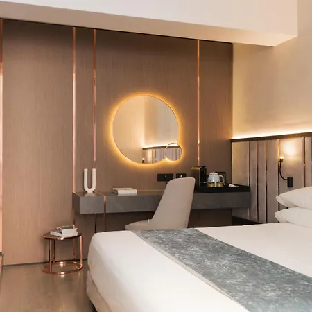 Agra 4*