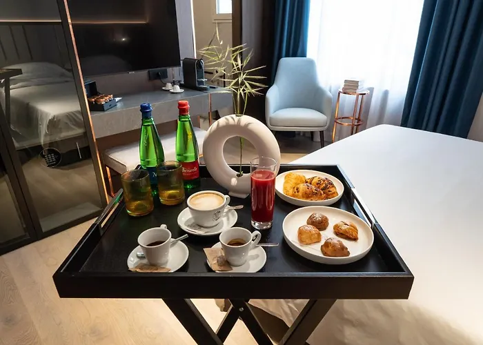 Agra 4* Νάπολη