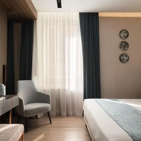 Agra 4*